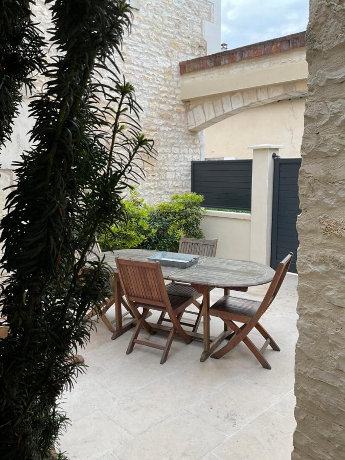 Logis Du Faubourg Petite Maison De Charme, Tranquille, Calme Et Lumineuse Val-de-Mercy Zewnętrze zdjęcie
